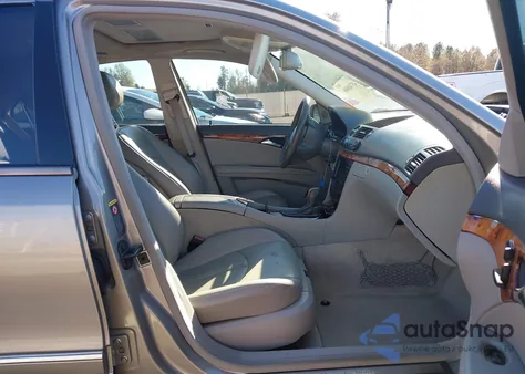 2004 Mercedes-Benz E 320 z USA, uszkodzony, nr VIN WDBUF65J94A403316